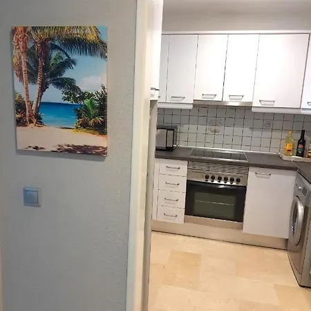 Beautiful 2 Bed With Pool And Golf Views *